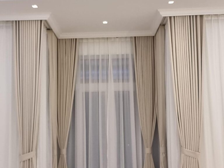Custom curtains Alain