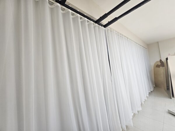 curtain trends dubai 2025